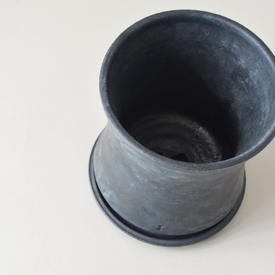 Hagakure Cylinder Pot L (Black) | 多肉植物・特別な鉢の販売 