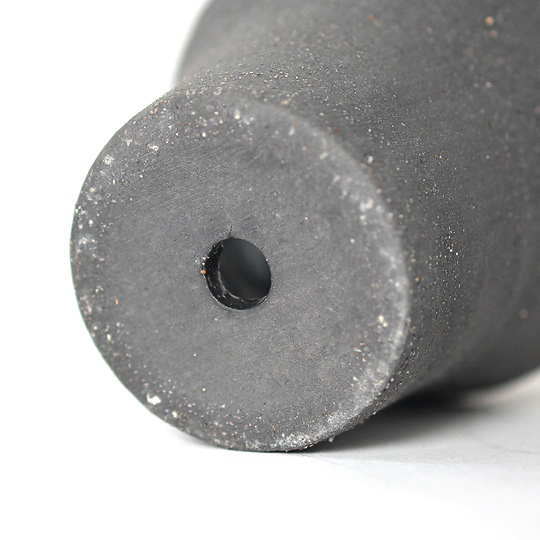 しっかりと底穴も空いています