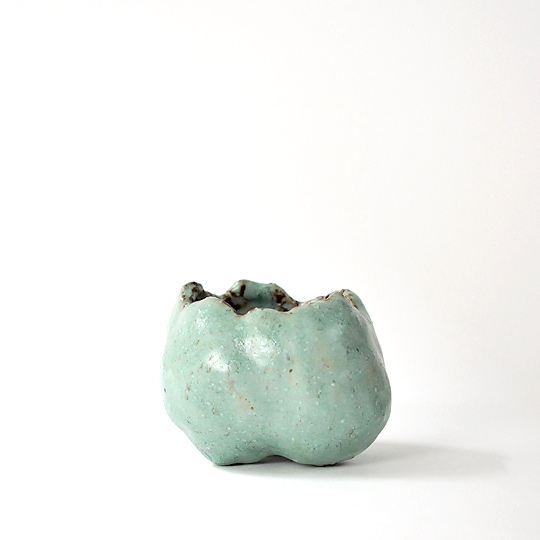 とても不思議な造形のFoaming Pot