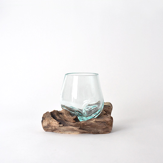 ナチュラルなフラワーベース