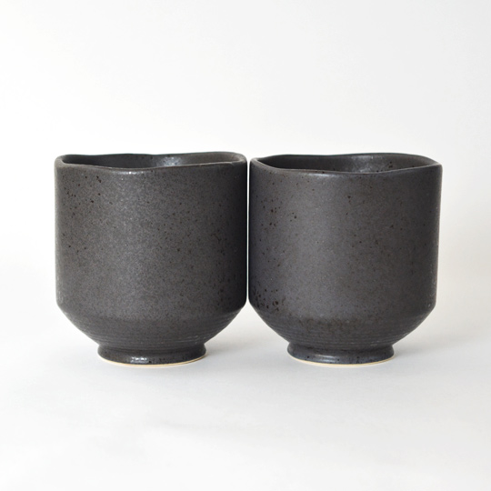 焼きものの特性上、釉薬の雰囲気など個体差があります。<br>予めご了承ください