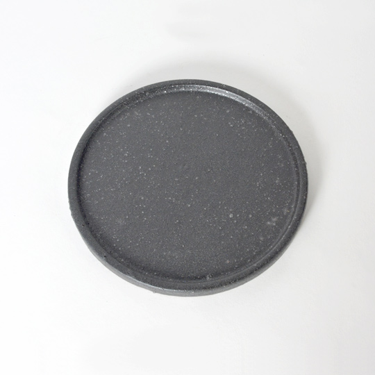 受皿はマットなブラック