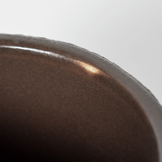 素材の特性上、使用に問題のない釉薬のムラがある場合がございます。<br>予めご了承ください