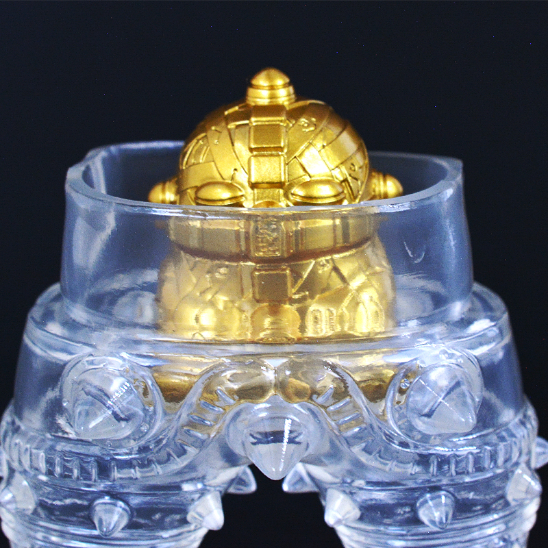 上半身を取り外すと座った土偶座人が!<br>取り外しやすいように間着は緩めな作りです