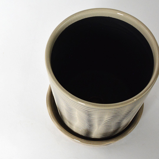 内側はシンプルに黒一色