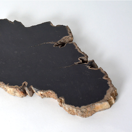 自然の質感が生かされた形状
